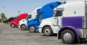 How To Choose the Best Commercial Truck Insurance for New Drivers