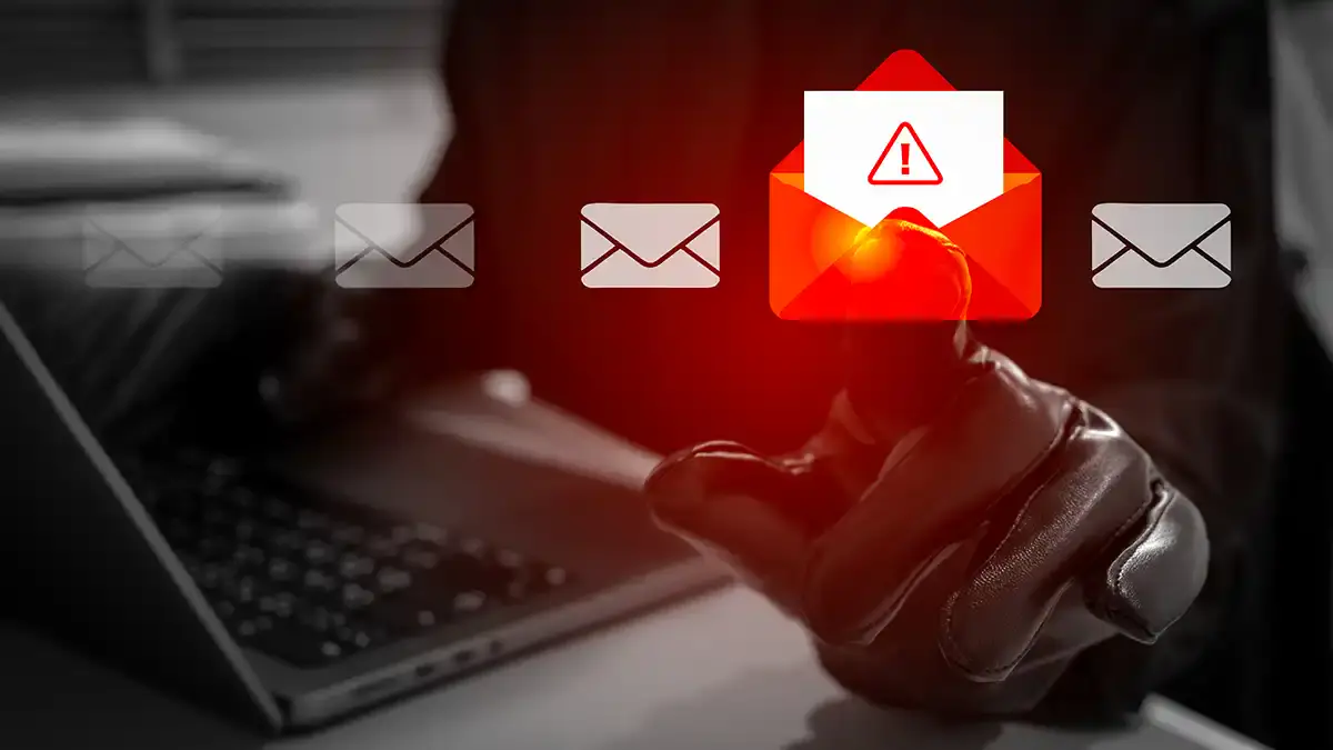 Apple and PayPal Invoice Email spams
